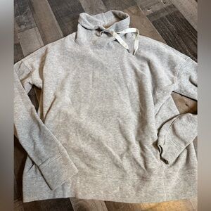 Lululemon Heathered Gray Funnel Neck Sweatshirt Thumbholes Sz 12